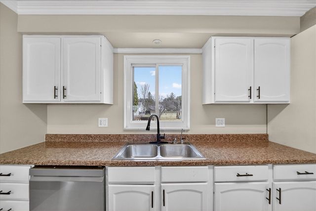 4546 E Berry Road, Pleasant Lake, MI 49272