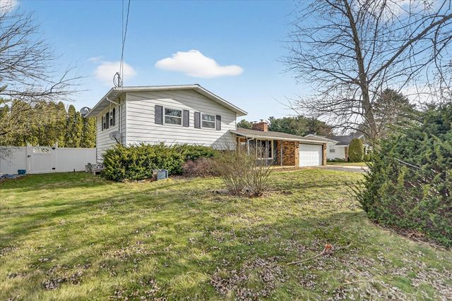 4546 E Berry Road, Pleasant Lake, MI 49272