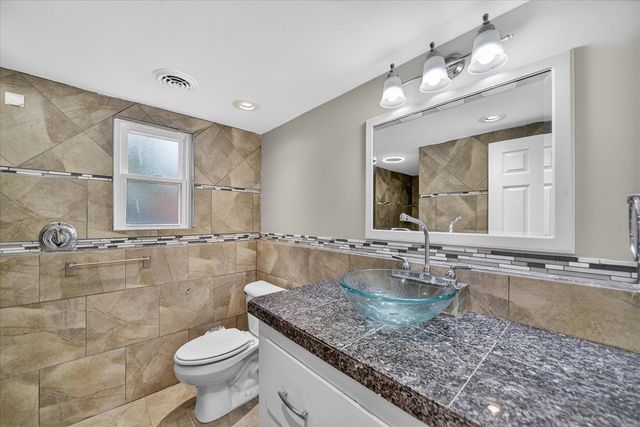 4546 E Berry Road, Pleasant Lake, MI 49272