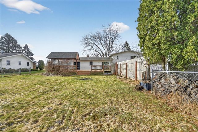 4546 E Berry Road, Pleasant Lake, MI 49272