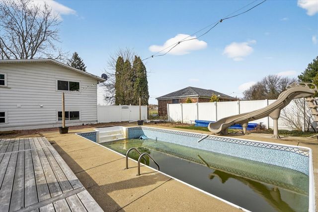 4546 E Berry Road, Pleasant Lake, MI 49272