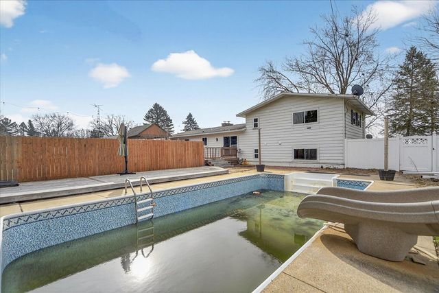 4546 E Berry Road, Pleasant Lake, MI 49272