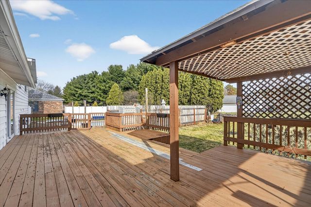 4546 E Berry Road, Pleasant Lake, MI 49272