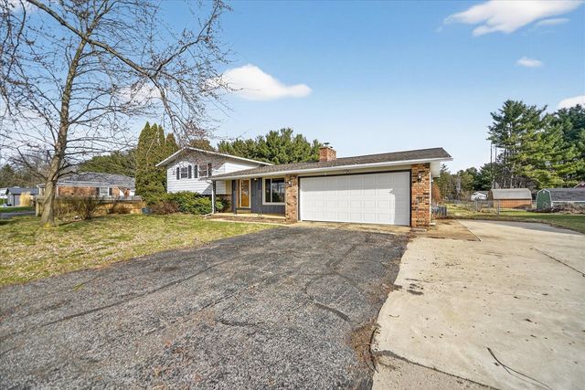 4546 E Berry Road, Pleasant Lake, MI 49272