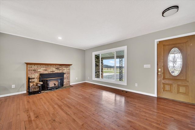 4546 E Berry Road, Pleasant Lake, MI 49272