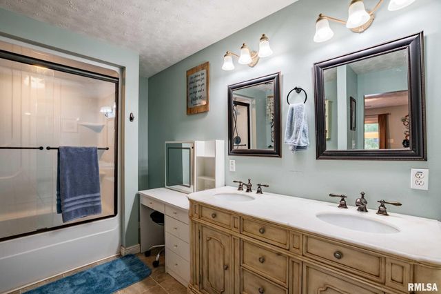 622 Dongola Court, Creal Springs, IL 62922