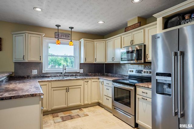 622 Dongola Court, Creal Springs, IL 62922