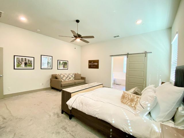 2404 W Bristol Lane, Hanford, CA 93230