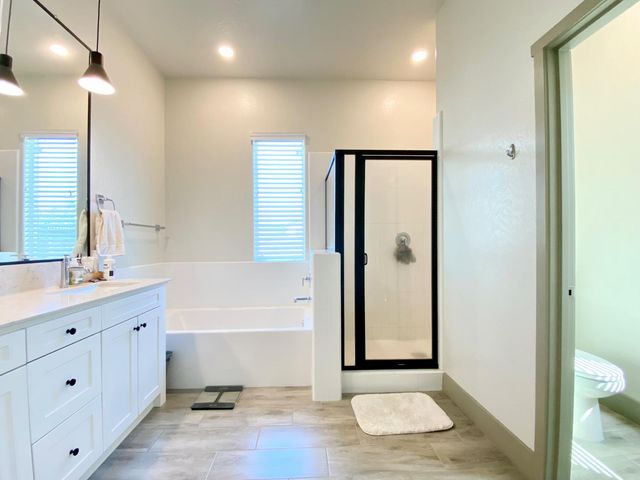 2404 W Bristol Lane, Hanford, CA 93230