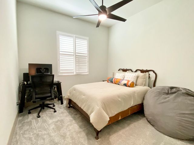 2404 W Bristol Lane, Hanford, CA 93230