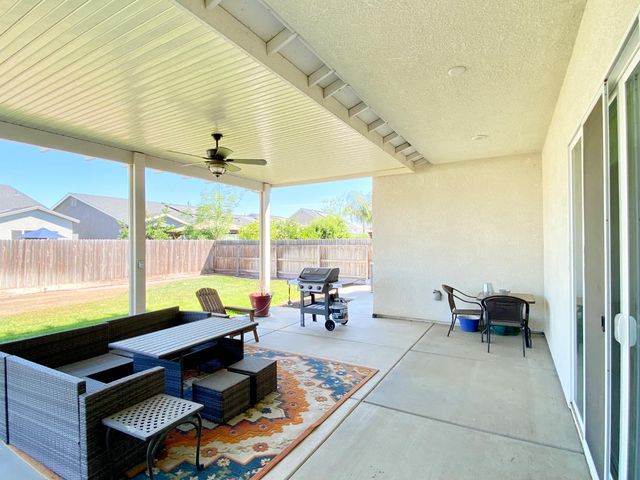 2404 W Bristol Lane, Hanford, CA 93230