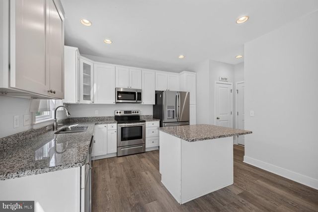 75 HILLCREST DR, Stafford, VA 22556