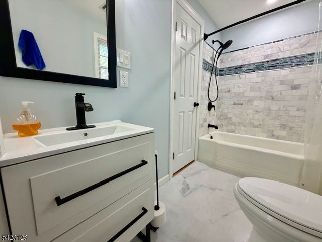 43 Newton Rd, Wayne Twp., NJ 07470