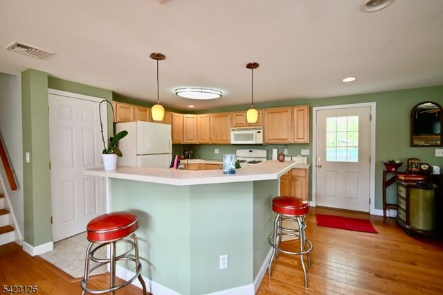 43 Newton Rd, Wayne Twp., NJ 07470
