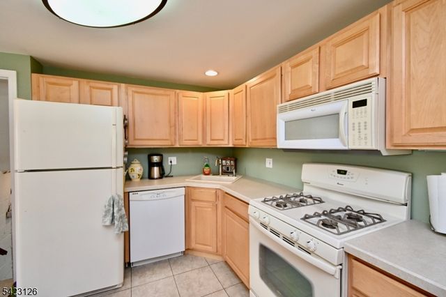 43 Newton Rd, Wayne Twp., NJ 07470
