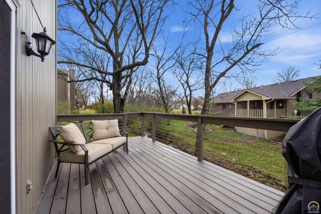 5561 SW Stonegate CT, Topeka, KS 66606