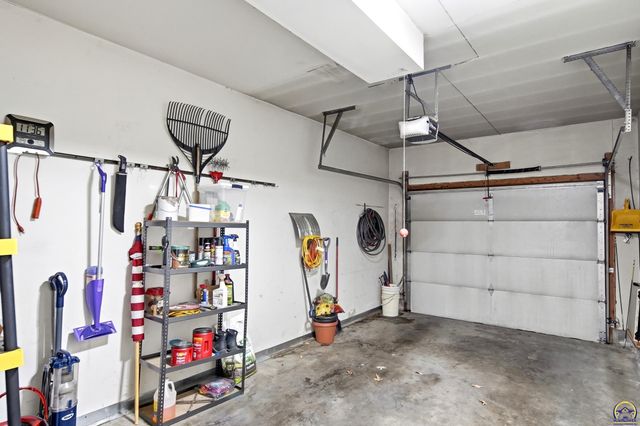 5561 SW Stonegate CT, Topeka, KS 66606