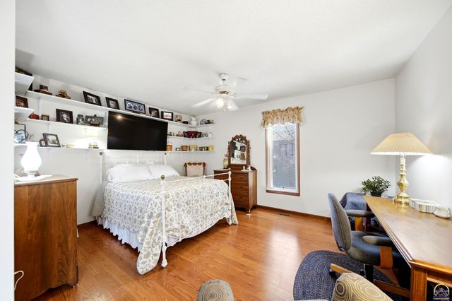5561 SW Stonegate CT, Topeka, KS 66606
