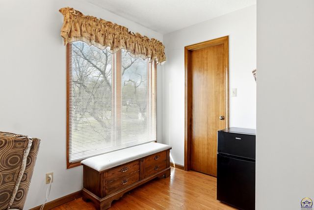 5561 SW Stonegate CT, Topeka, KS 66606