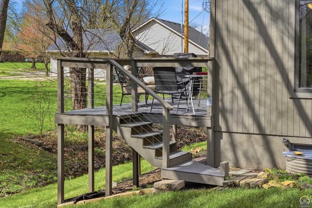5561 SW Stonegate CT, Topeka, KS 66606