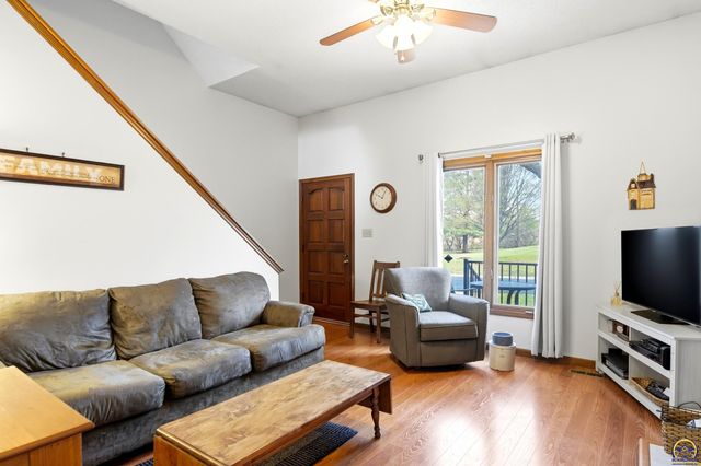 5561 SW Stonegate CT, Topeka, KS 66606