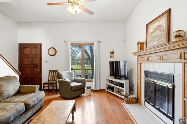5561 SW Stonegate CT, Topeka, KS 66606