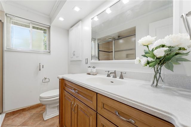998 Jefferson Heights Rd, Penn Hills, PA 15235