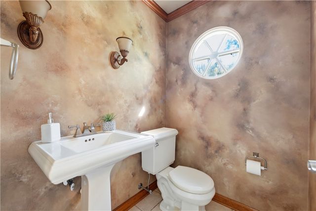 998 Jefferson Heights Rd, Penn Hills, PA 15235