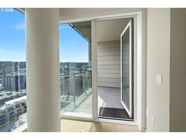 1075 Nw NORTHRUP St 2015, Portland, OR 97209