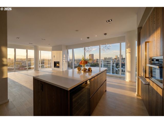 1075 Nw NORTHRUP St 2015, Portland, OR 97209