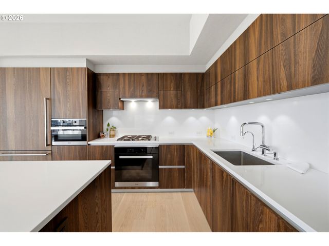 1075 Nw NORTHRUP St 2015, Portland, OR 97209