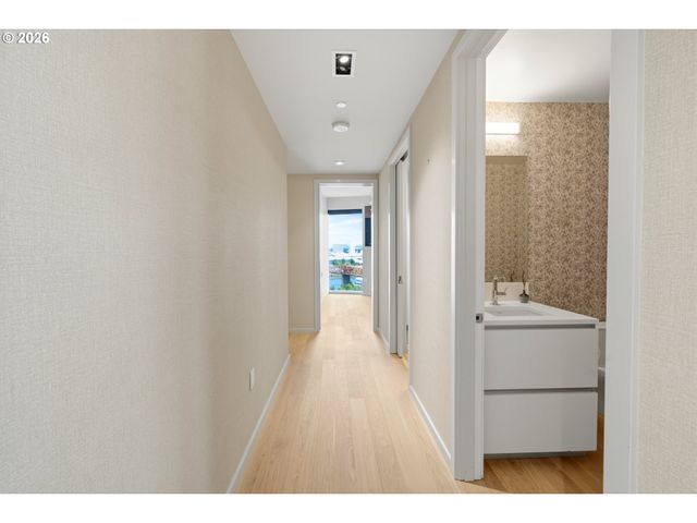 1075 Nw NORTHRUP St 2015, Portland, OR 97209