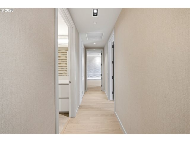 1075 Nw NORTHRUP St 2015, Portland, OR 97209