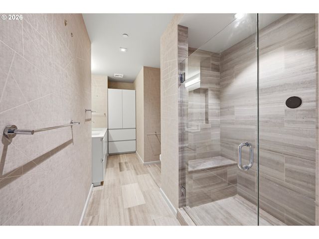 1075 Nw NORTHRUP St 2015, Portland, OR 97209