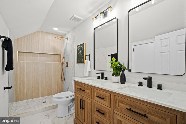 1905 FEATHERBED LN, Baltimore, MD 21207