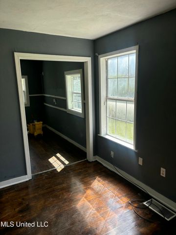 2962 Greenwood Avenue, Jackson, MS 39212