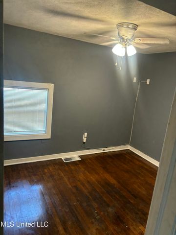 2962 Greenwood Avenue, Jackson, MS 39212