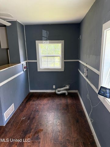 2962 Greenwood Avenue, Jackson, MS 39212