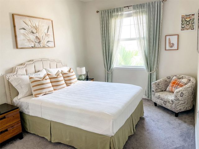 5100 Eucalyptus Dr 2, Hollywood, FL 33021