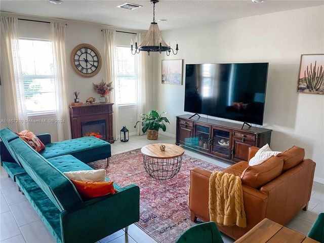 5100 Eucalyptus Dr 2, Hollywood, FL 33021