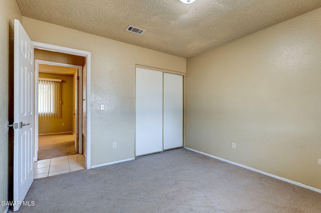 15707 Lanfair Avenue, Lancaster, CA 93535