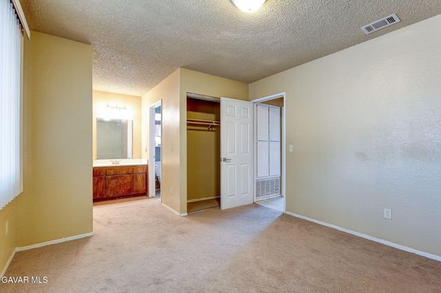 15707 Lanfair Avenue, Lancaster, CA 93535