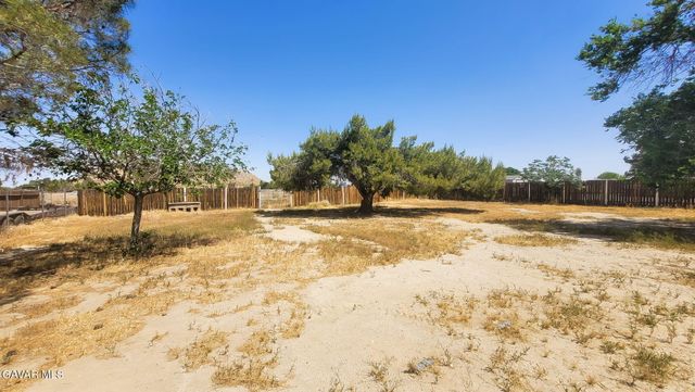 15707 Lanfair Avenue, Lancaster, CA 93535