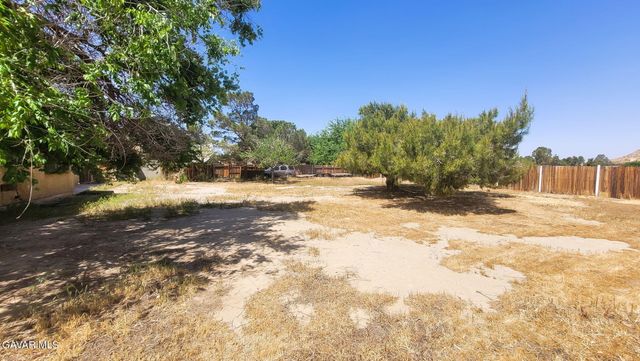 15707 Lanfair Avenue, Lancaster, CA 93535