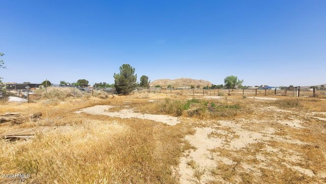 15707 Lanfair Avenue, Lancaster, CA 93535