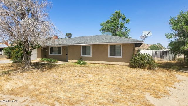 15707 Lanfair Avenue, Lancaster, CA 93535