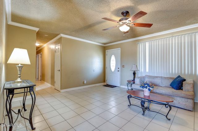 15707 Lanfair Avenue, Lancaster, CA 93535