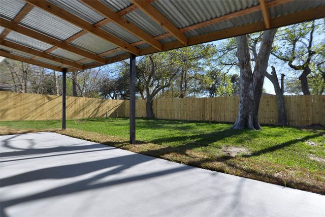 16634 David Glen Drive, Friendswood, TX 77546