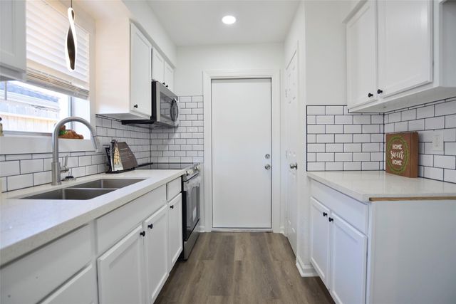 16634 David Glen Drive, Friendswood, TX 77546