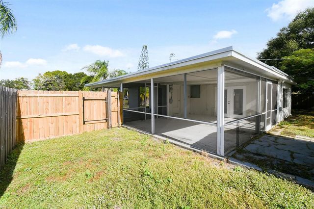 140 SE Serenata Court, Port St. Lucie, FL 34983